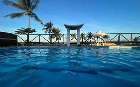 Apto em condomínio PÉ NA AREIA na praia de Guaibim!